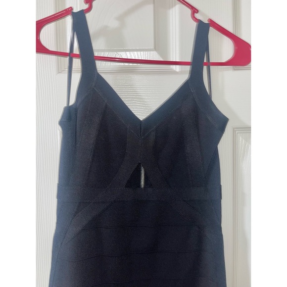 Guess Keyhole Bandage Dress - Picture 4 of 5